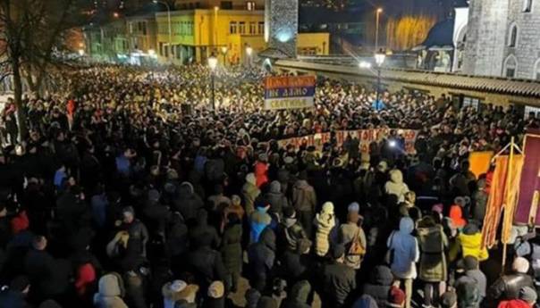 Krulj u Baru: Ne dijelite nas na Crnogorce i Srbe, na Bošnjake i Albance