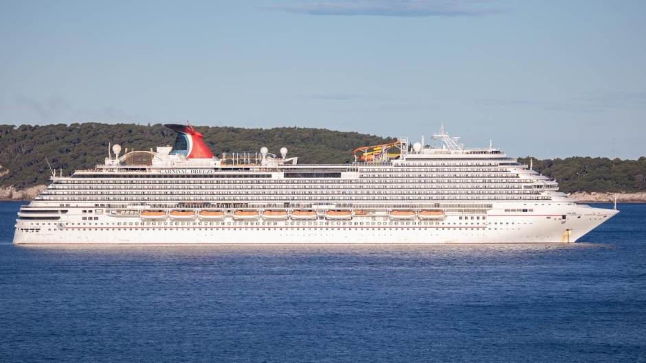 Kruzer "Carnival Breeze" s državljanima BiH uplovio u dubrovačku luku