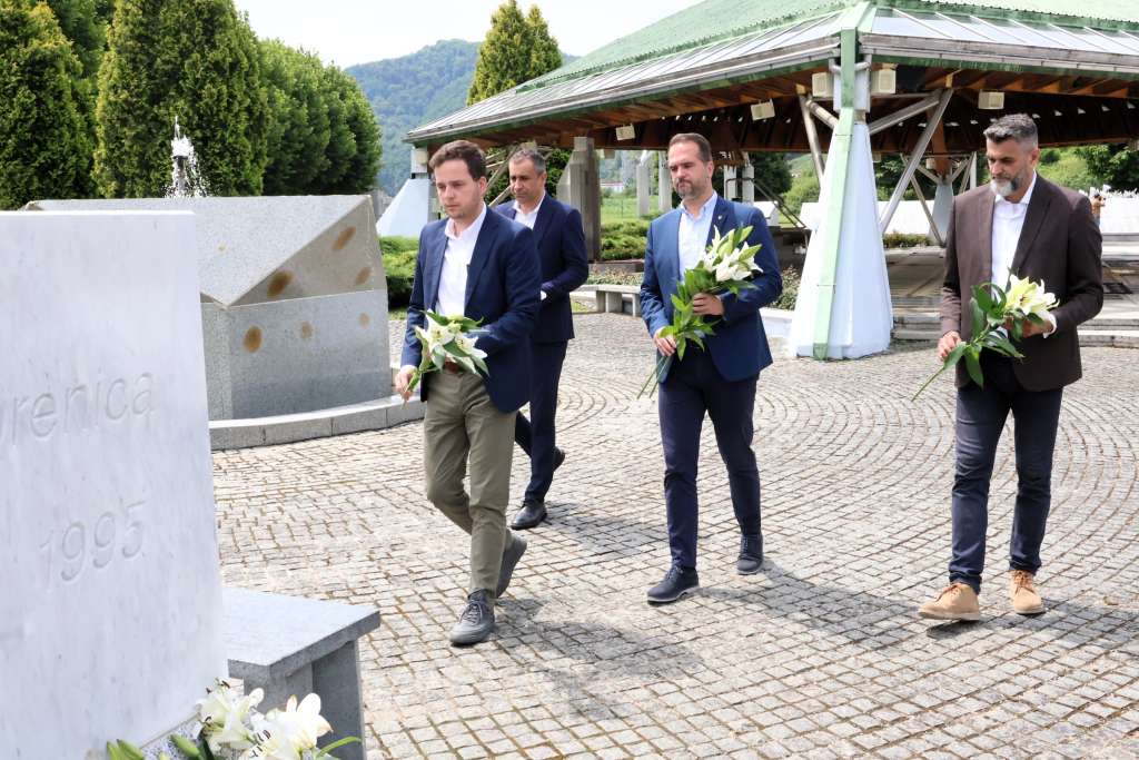 KS nastavlja podršku Srebrenici: Potpisan sporazum i uručeno priznanje premijeru Uku