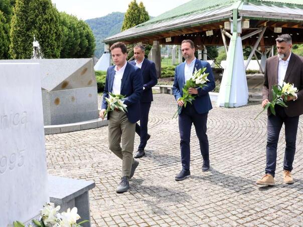 KS nastavlja podršku Srebrenici: Potpisan sporazum i uručeno priznanje premijeru Uku