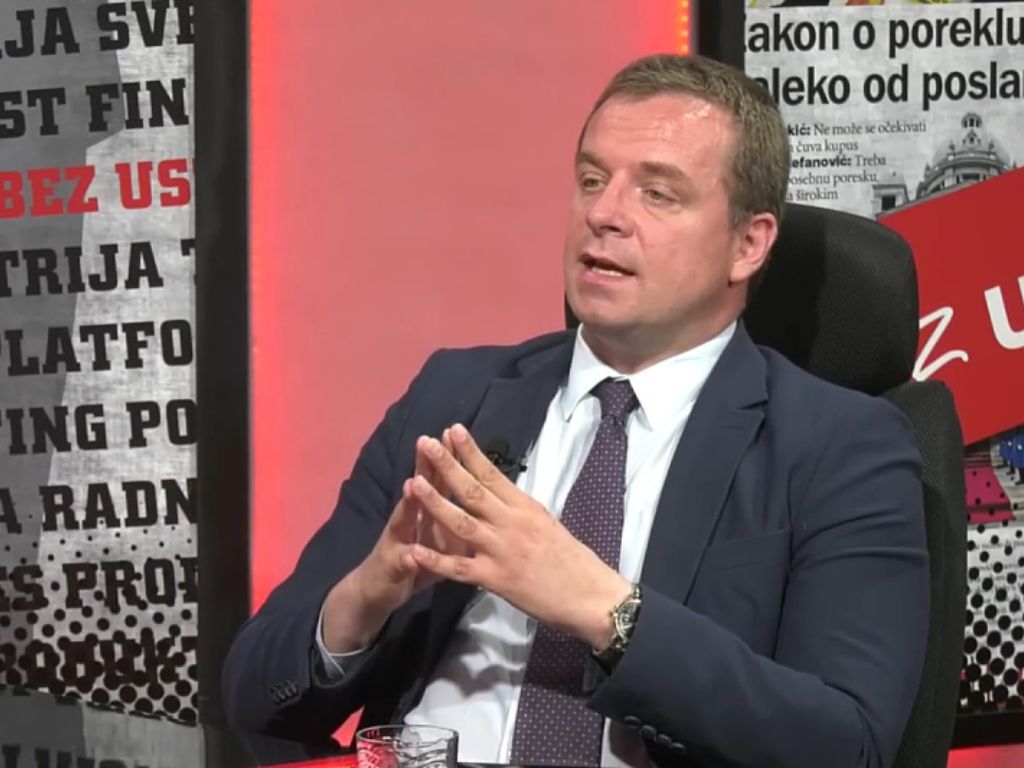 Kućni pritvor advokatu koji Vučića optužuje za "Sarajevo safari"