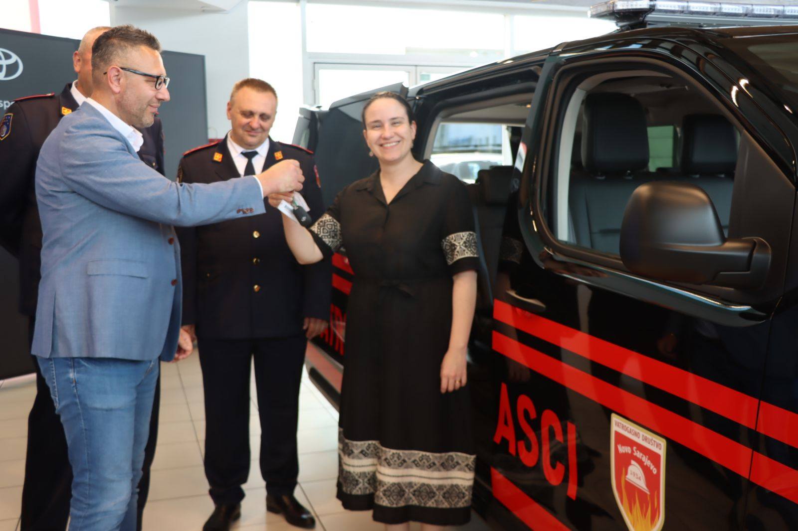 KUCZ uručila novo kombi vozilo vatrogascima Novog Sarajeva