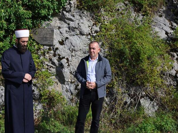 Kulen Vakuf: 84 godine od pokolja 2000 Bošnjaka i Hrvata