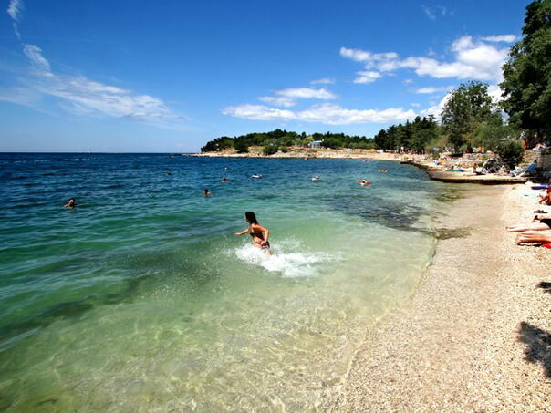 Kupači oprez, onečišćeno more kod Poreča i Raše Escherichiom coli