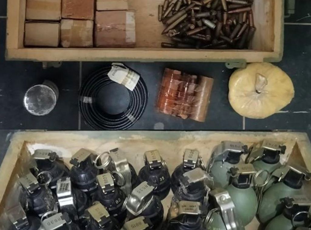 Kupila kuću i otkrila tajni arsenal: Bombe, eksploziv i stotine metaka