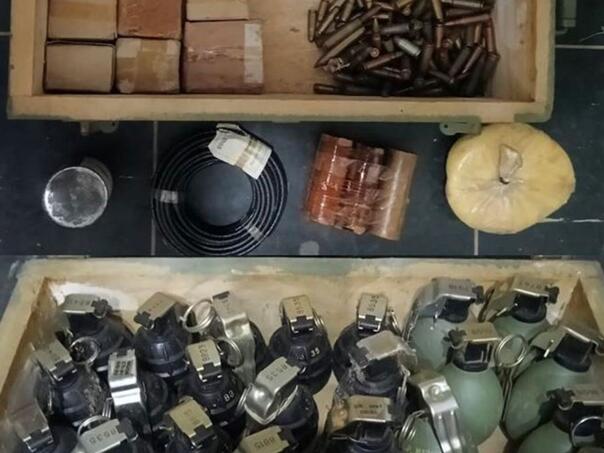 Kupila kuću i otkrila tajni arsenal: Bombe, eksploziv i stotine metaka