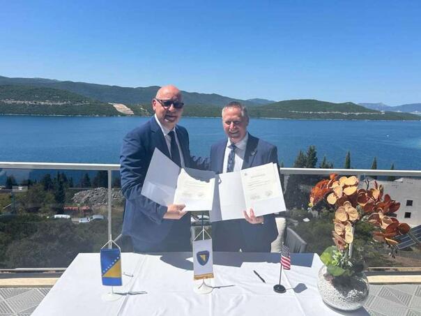 Kuprešaković i Truby potpisali ugovor o donaciji za "plavu" granicu u Neumu