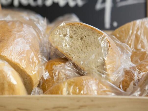 Kupujete li zapakovani hljeb? Pun je aditiva, a evo šta kažu stručnjaci