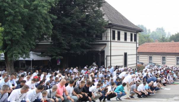 Kurban-bajram klanjan i u Zenici