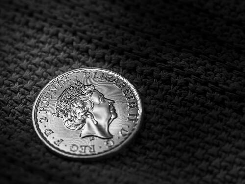 Kurs britanske funte ostao čvrst nakon izbora u četvrtak