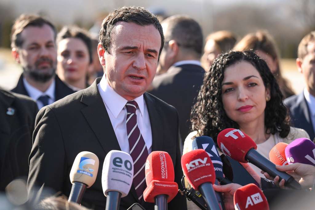 Kurti i Osmani izrazili sućut obiteljima žrtava pucnjave u školi u Beogradu