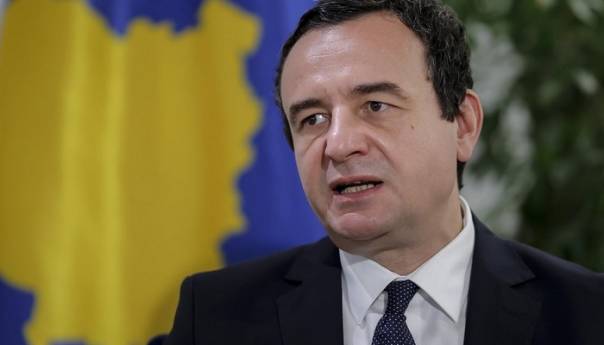 Kurti pozvao srpske dužnosnike da ne napuštaju institucije