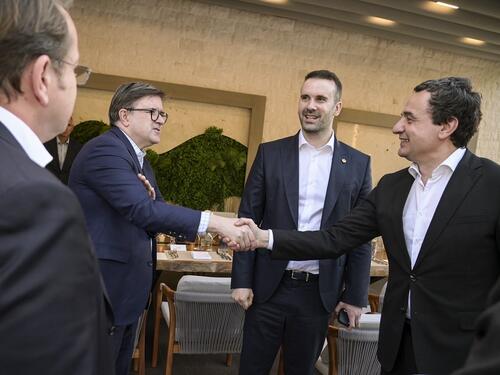 Kurti pred Vučićem: Priznajte Kosovo i kaznite Radoičića