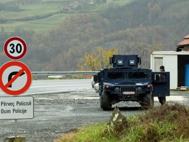 Kurti: Ubijen kosovski policajac, još se čuje pucnjava