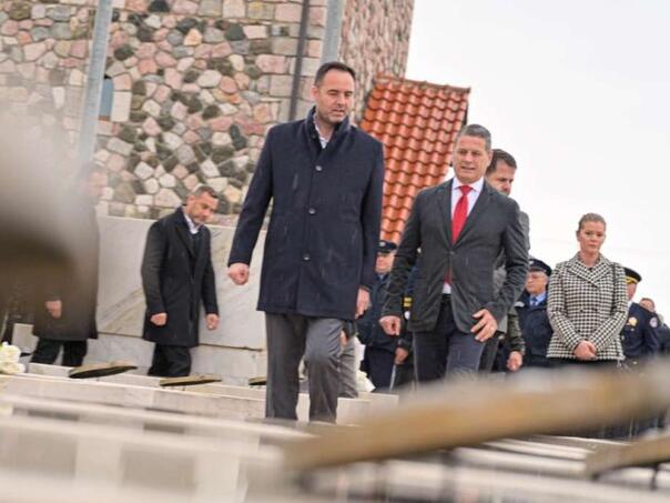 Kurtijeva stranka ne može formirati vladu bez opozicije?
