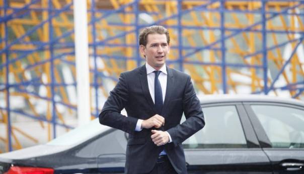 Kurz: Restorani, prodavnice i crkve ponovo se otvaraju u maju