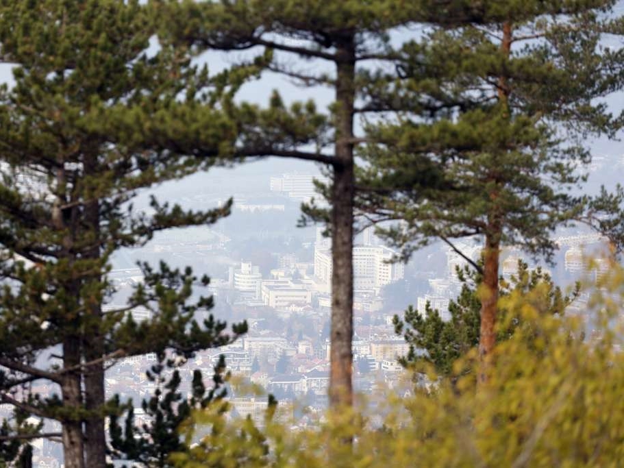 Kvalitet zraka poboljšan, ali i dalje umjereno zagađen