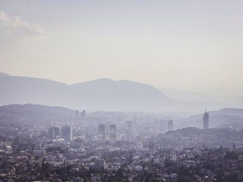 Kvalitet zraka u Kantonu Sarajevo je još uvijek narušen