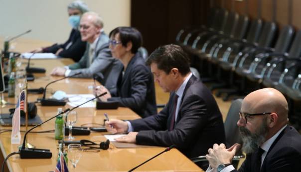 Kvinta: Donijeti zakon o zabrani negiranja genocida u Parlamentu