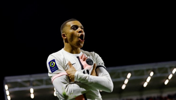Kylian Mbappe odbio Real i ostaje u PSG-u