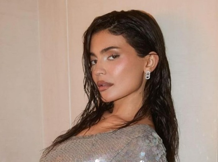 Kylie Jenner predstavila svoj prvi parfem 'Cosmic'