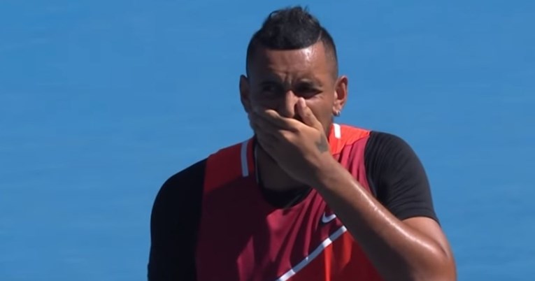 Kyrgios pogodio lopticom dječaka i rasplakao ga, a zatim se iskupio