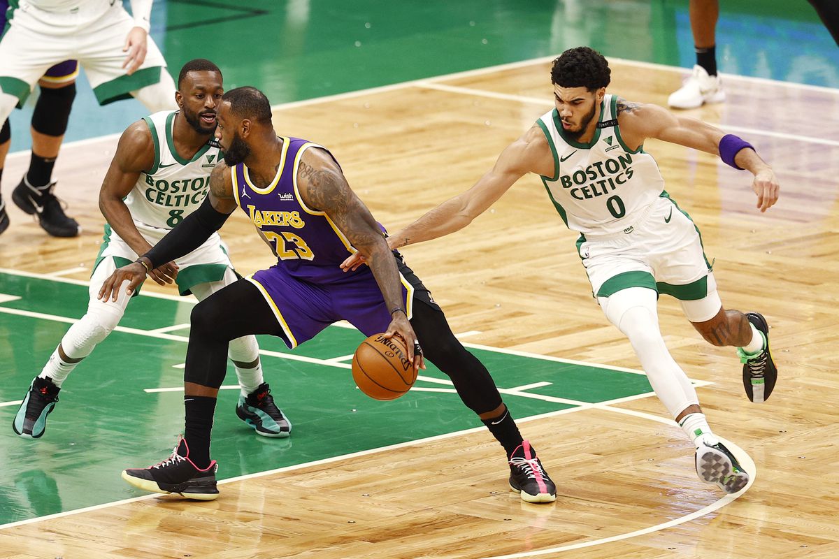 LA Lakersi slavili u derbiju protiv Boston Celticsa