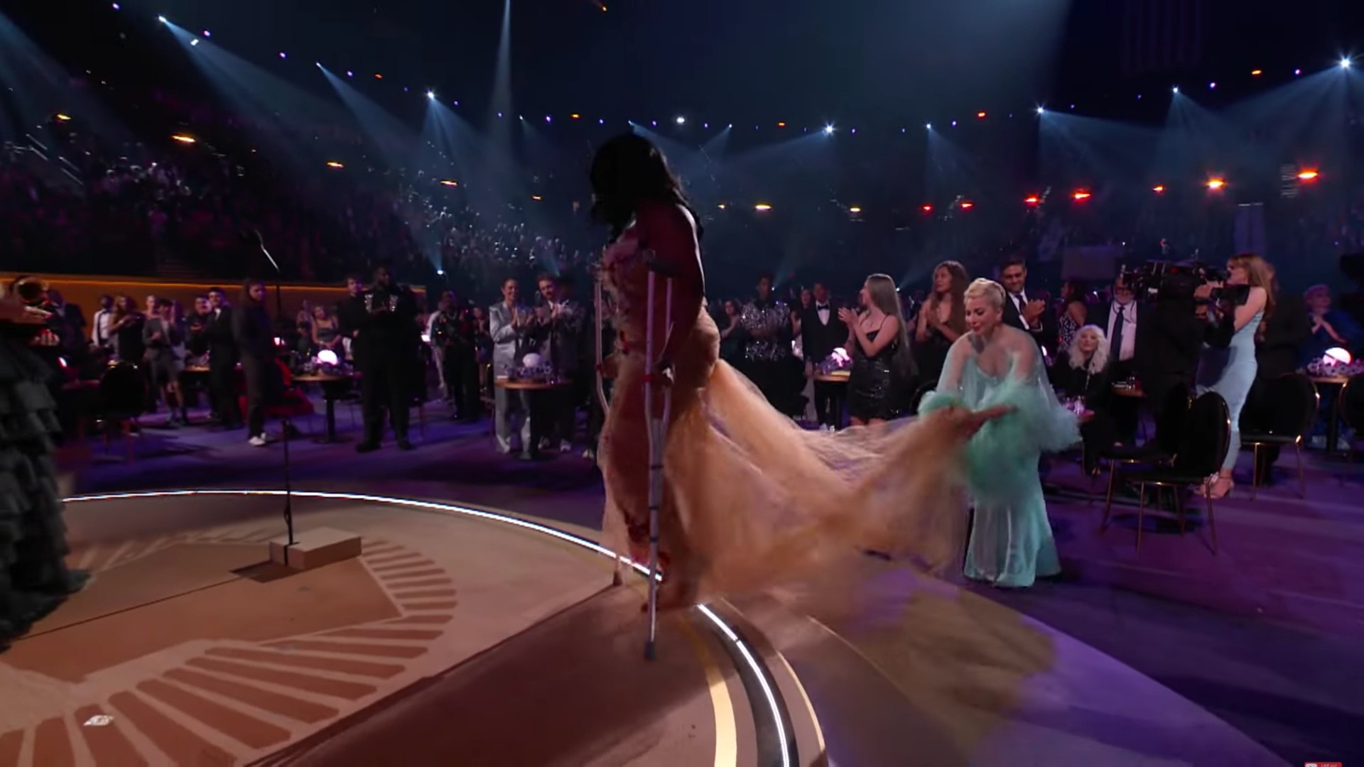 Lady Gaga postala junakinja dodjele Grammyja: Priskočila u pomoć kolegici