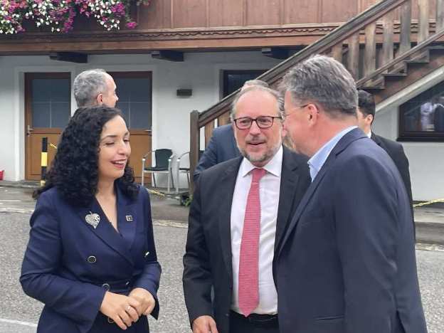 Lajčak se tokom sedmice sastaje s Kurtijem te nakon toga s Vučićem