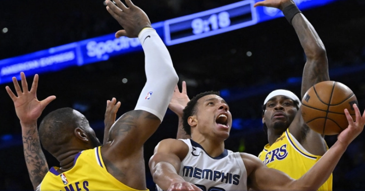 Lakersi 'razbili' Memphis za plasman u drugi krug