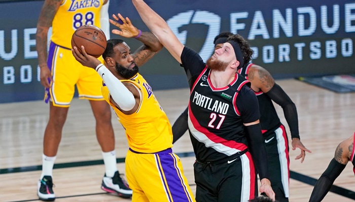 Lakersi stavili tačku na seriju protiv Blazersa