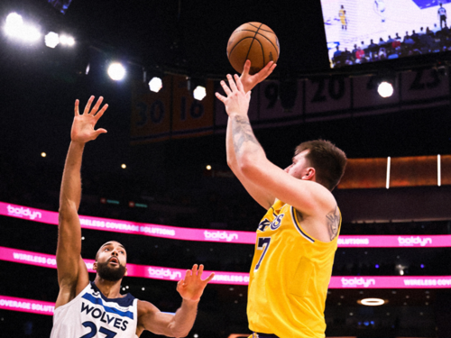 Lakersi uzvratili udarac Minnesoti, Dončić briljirao s 31 poenom