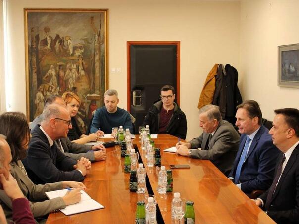 Lakić i Hrnjić u službenoj posjeti Tuzli: FBiH prepoznala potrebe građana