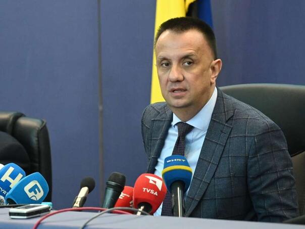 Lakić: Vlasnik odbio rješenja Vlade, ali radnici Željezare nisu ostavljeni