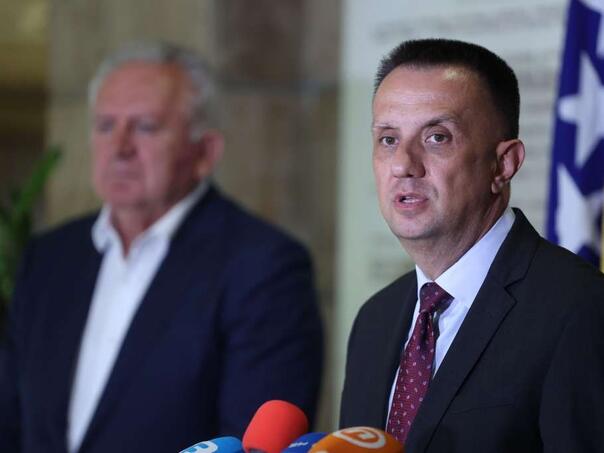 Lakić: Jednoglasna podrška za mjere zbrinjavanja 1.100 radnika Željezare
