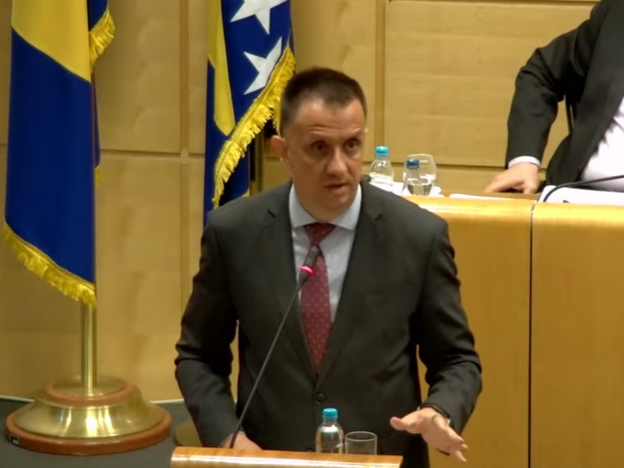 Lakić u Parlamentu: Cilj je spriječiti stečaj i spasiti Željezaru Zenica