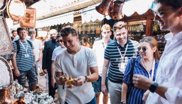 Lamoglia će večeras prošetati crvenim tepihom, a potom razgovarati s publikom