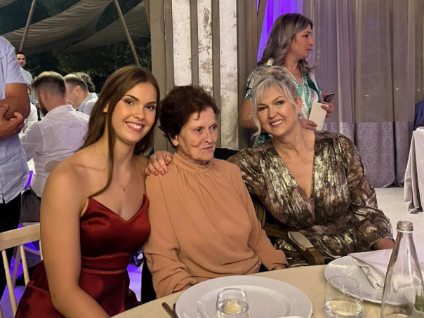 Lana Pudar: Tri generacije na jednoj fotografiji