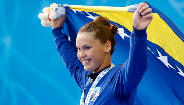 LANA ZLATNA PUDAR