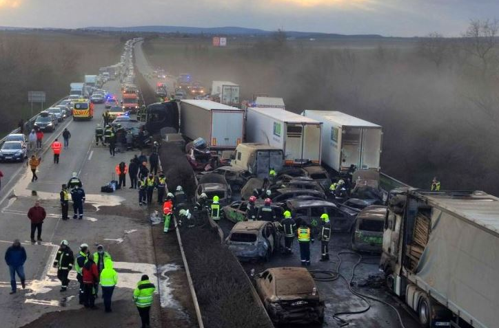 Lančani sudar 42 vozila kod Budimpešte, automobili izgorjeli