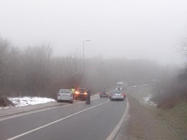 Lančani sudar kod Brčkog, učestvovalo pet vozila