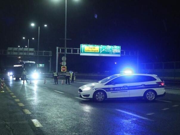 Lančani sudar na autoputu u Hrvatskoj zbog drva