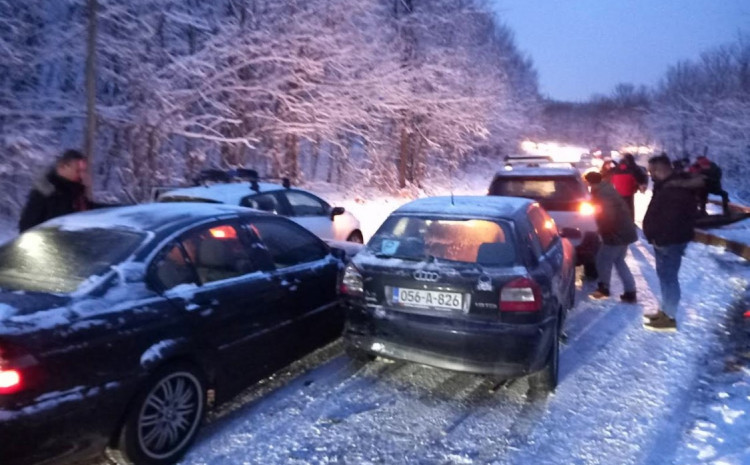 Lančani sudar na Bjelašnici: Učestvovalo šest vozila
