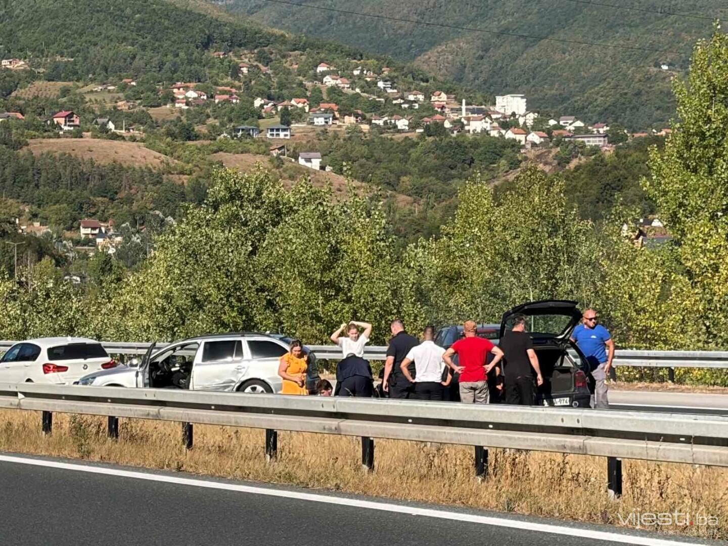 Lančani sudar na ulazu u Vogošću: Ogromne kolone na autoputu