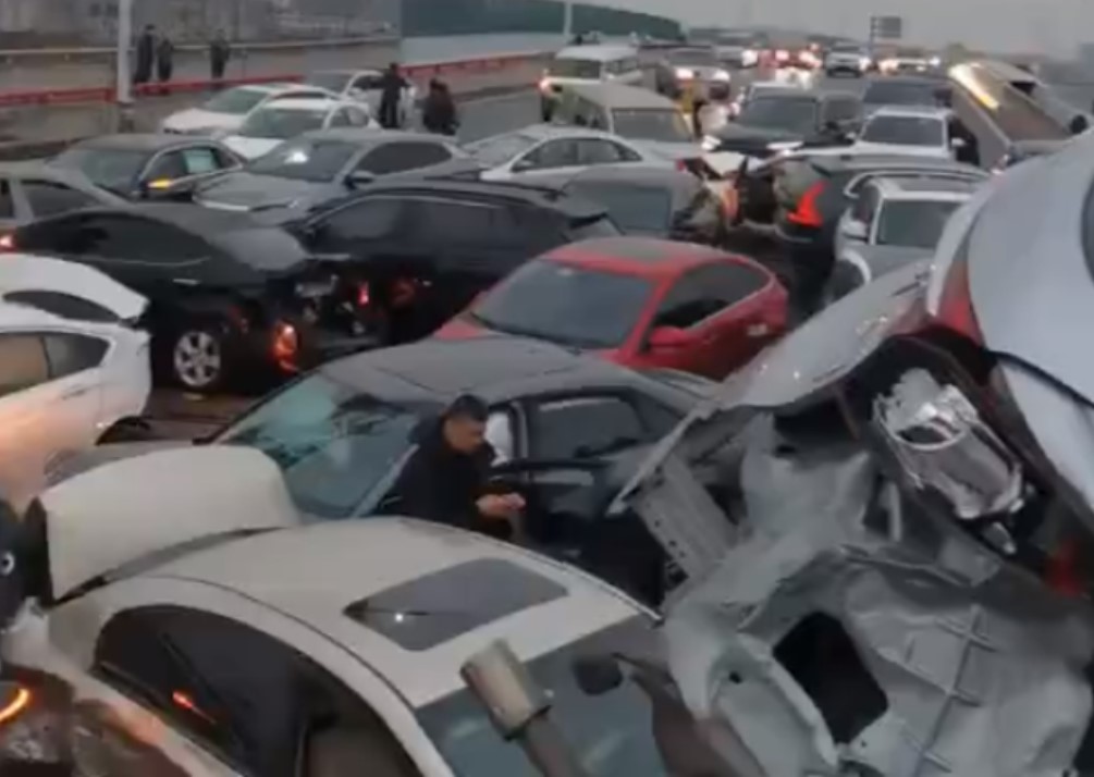 Lančani sudar u Kini, sudarilo se više od sto automobila