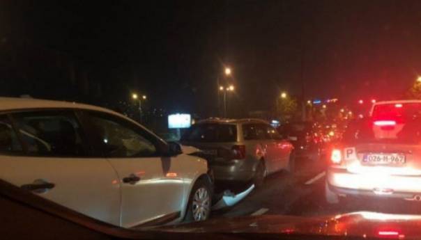 Lančani sudar u Sarajevu, povrijeđene tri osobe