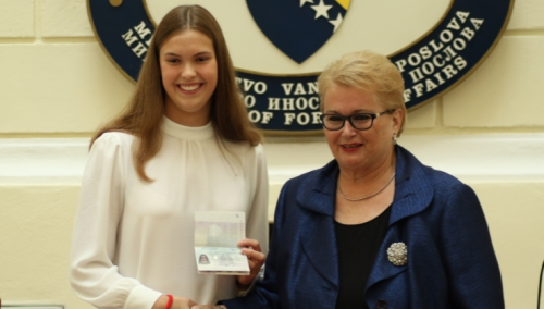Lani Pudar uručen diplomatski pasoš Bosne i Hercegovine