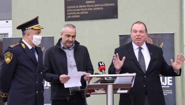 Larson: Korupcija je egzistencijalna prijetnja za BiH