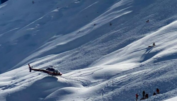 Lavina usmrtila pet osoba na alpskom skijalištu u Tirolu