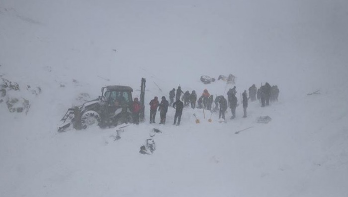 Lavina zatrpala spasilačku ekipu na istoku Turske, spašeno 25 osoba